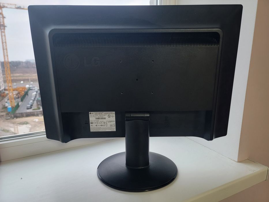 Монитор LG Flatron W2234S-BN