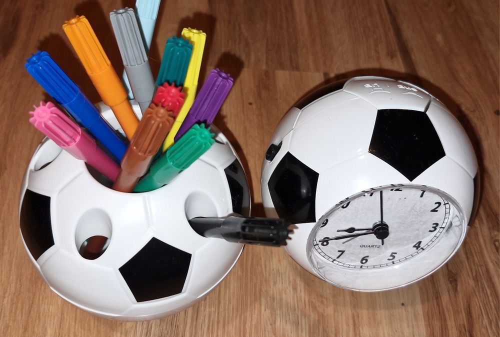 Nowy zestaw dla fana piłki nożnej Zegar i organizer