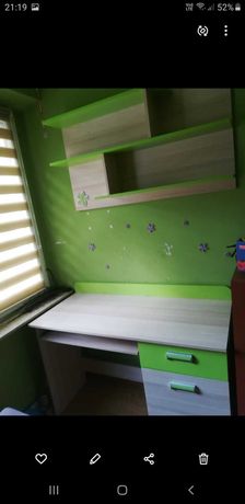 Pólka do pokoju dzieciecego jesion z zielenią
