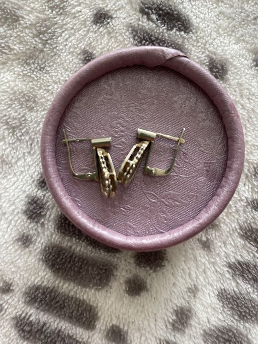 Brincos de ouro branco com diamantes