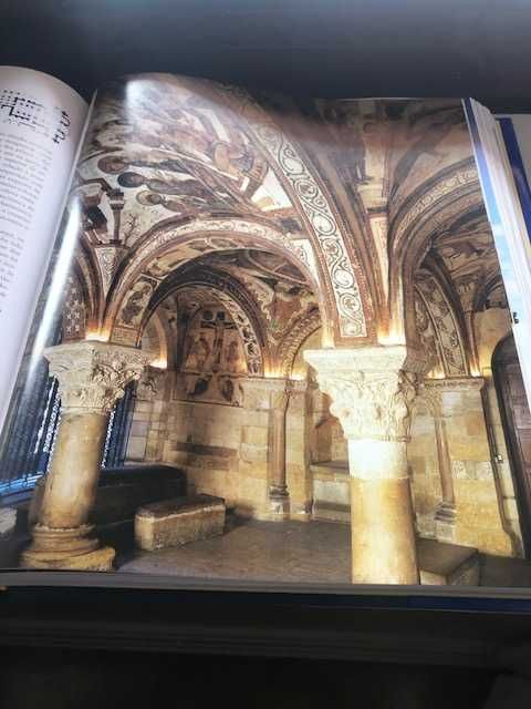 Livro "O Românico", arquitetura, escultura, pintura de Rolf Toman