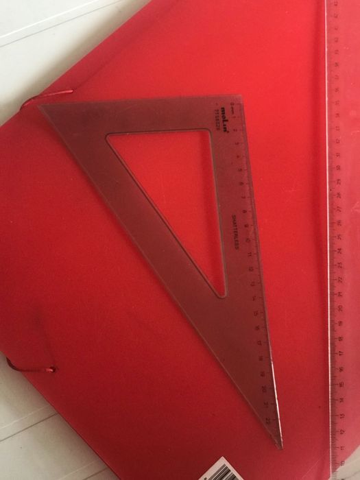 Esquadro escolar muito bom estado