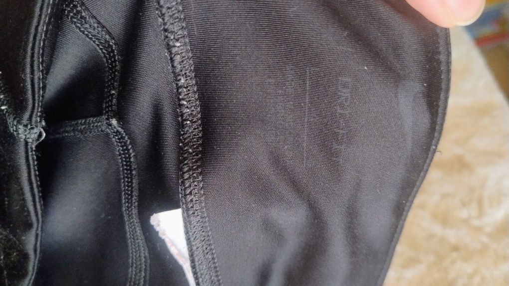 Sportowe legginsy damskie rozmiar L. Nike dri -fit