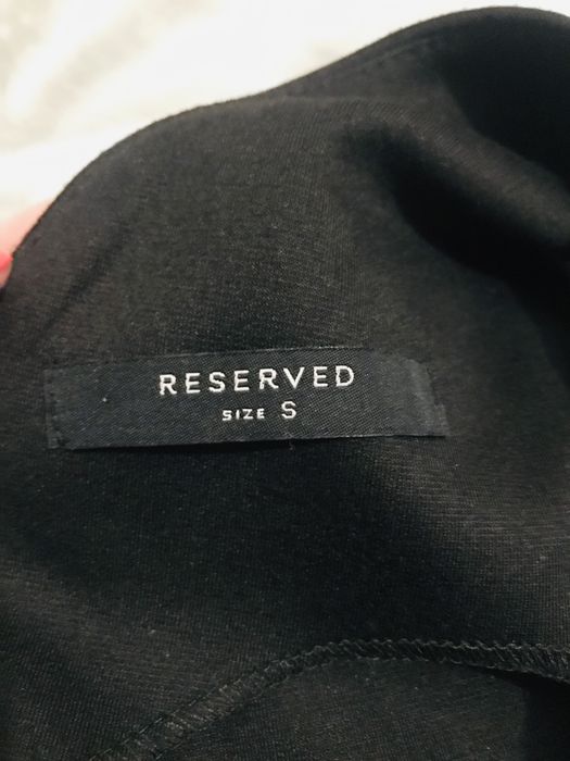 Sukienka z dżetami reserved