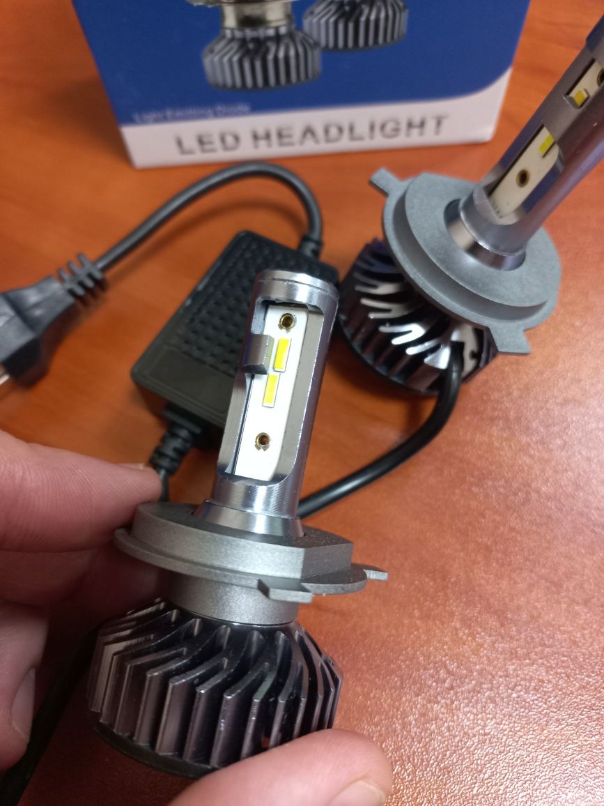 Двухцветные лампы Led цоколь H11 H7 Н4 лампочки для автомобильных фар