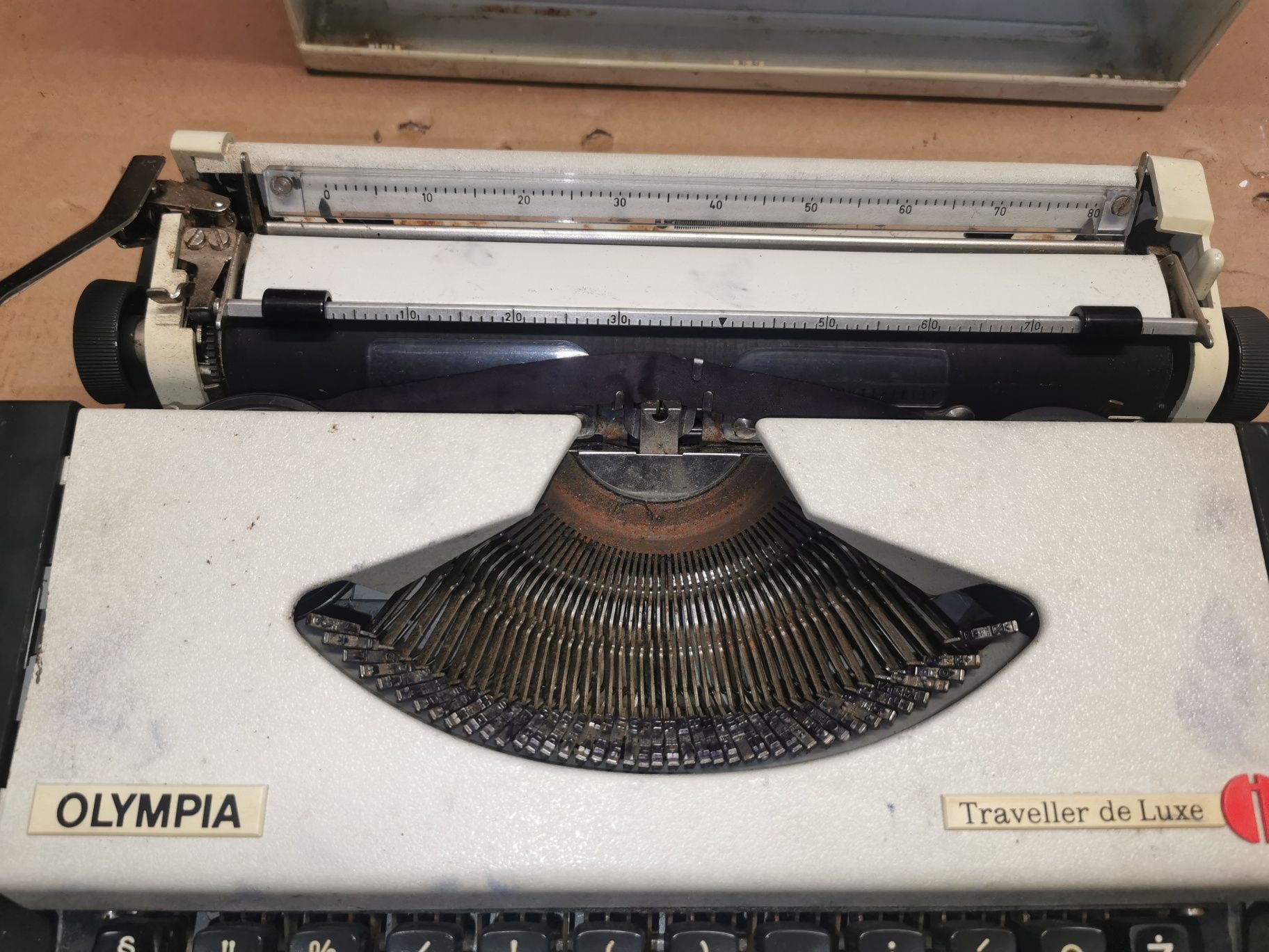 Maszyna do pisania Olympia Traveller de Luxe