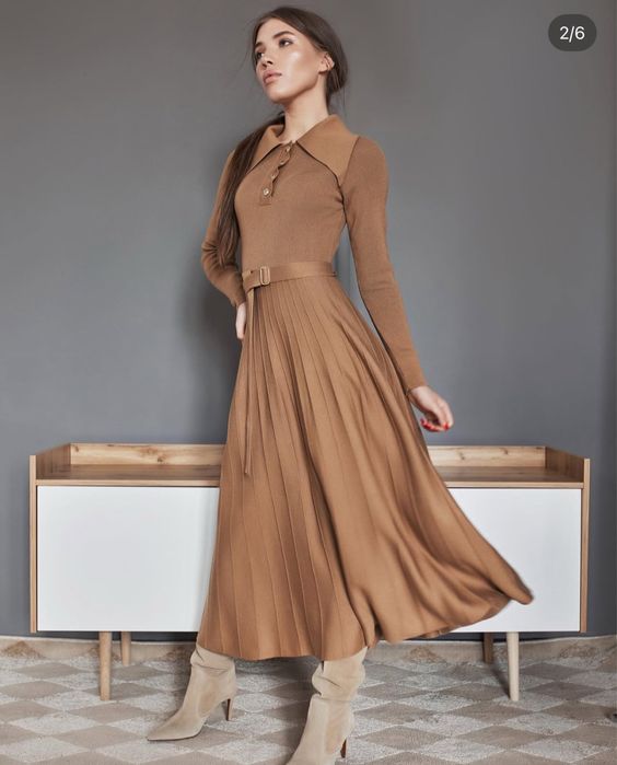 Стильна тепла сукня в трендовому кольорі (М)