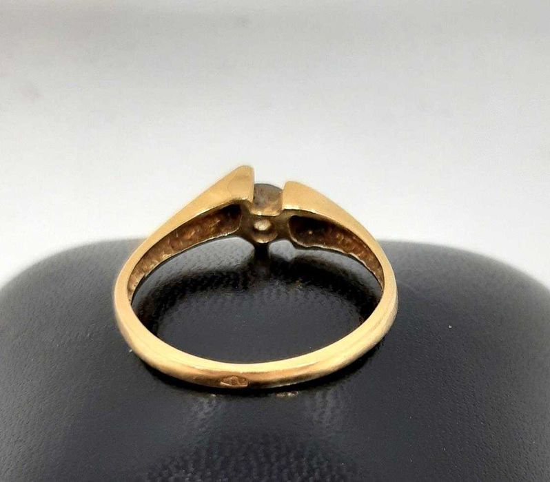 Złoty pierścionek z cyrkonią PR.585 W:1,92gr R.9 InterSKLEP