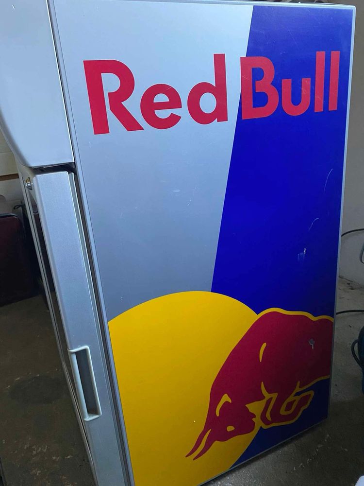 Chłodziarka lodówka Liebherr REDBULL
