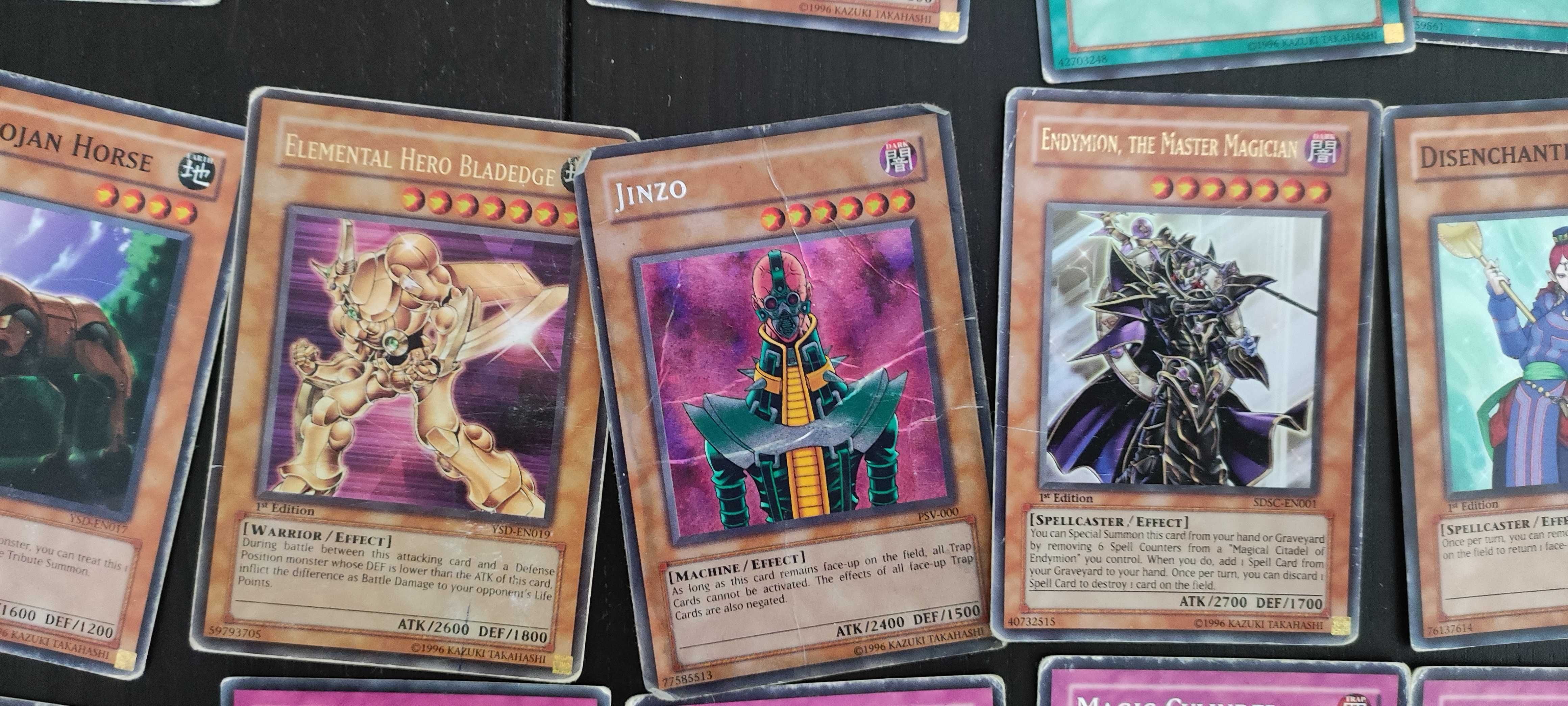 Cartas Yu-Gi-Oh! oficiais