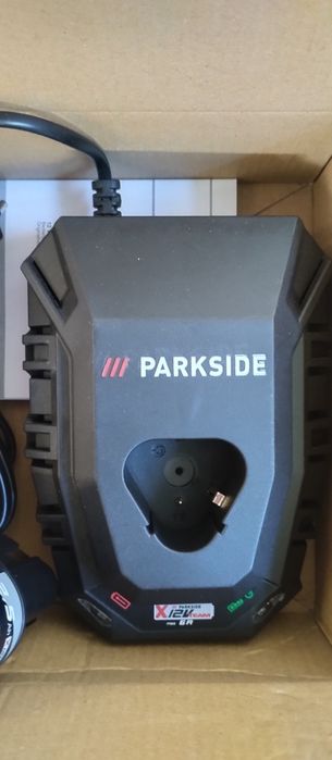 Carregador 6A e bateria 2,5 Ah Parkside Performance 12V