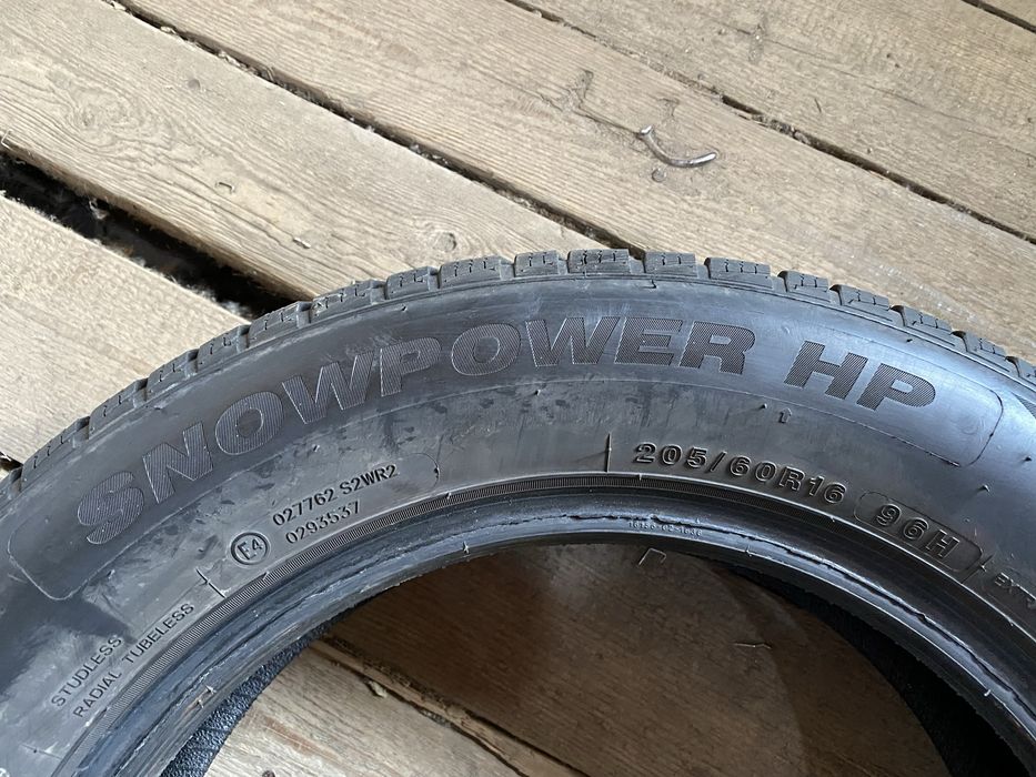 2шт 205/60R16 Tristar 8mm 22год