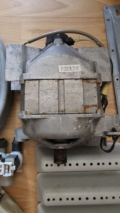 Części zamienne do pralki Whirlpool AWO/D 5520/P koło pasek silnik wąż