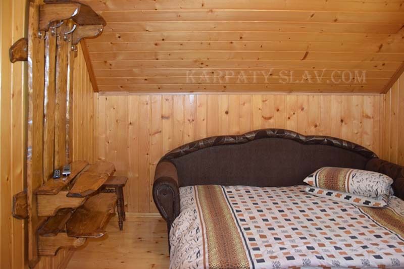 Житло в Карпатах. Басейн, чан. Славське