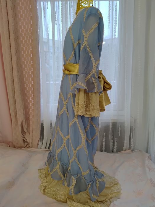 Piękny strój przebranie królowa władczyni XL