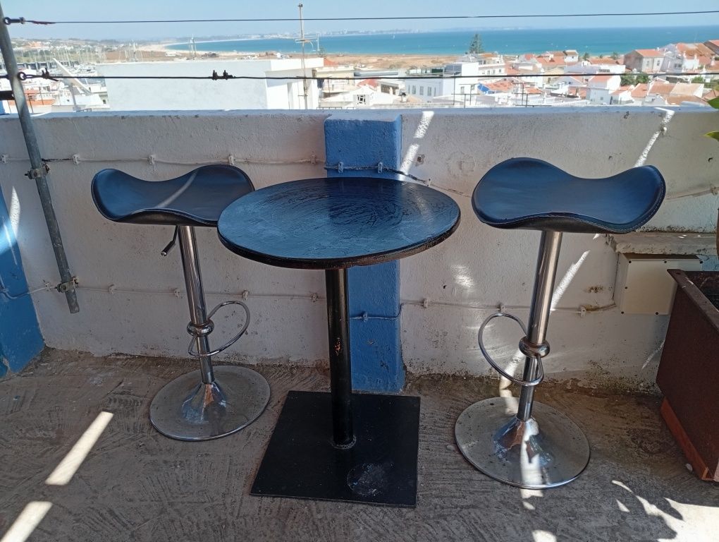 Bancos Altos Pretos – Conjunto de 2