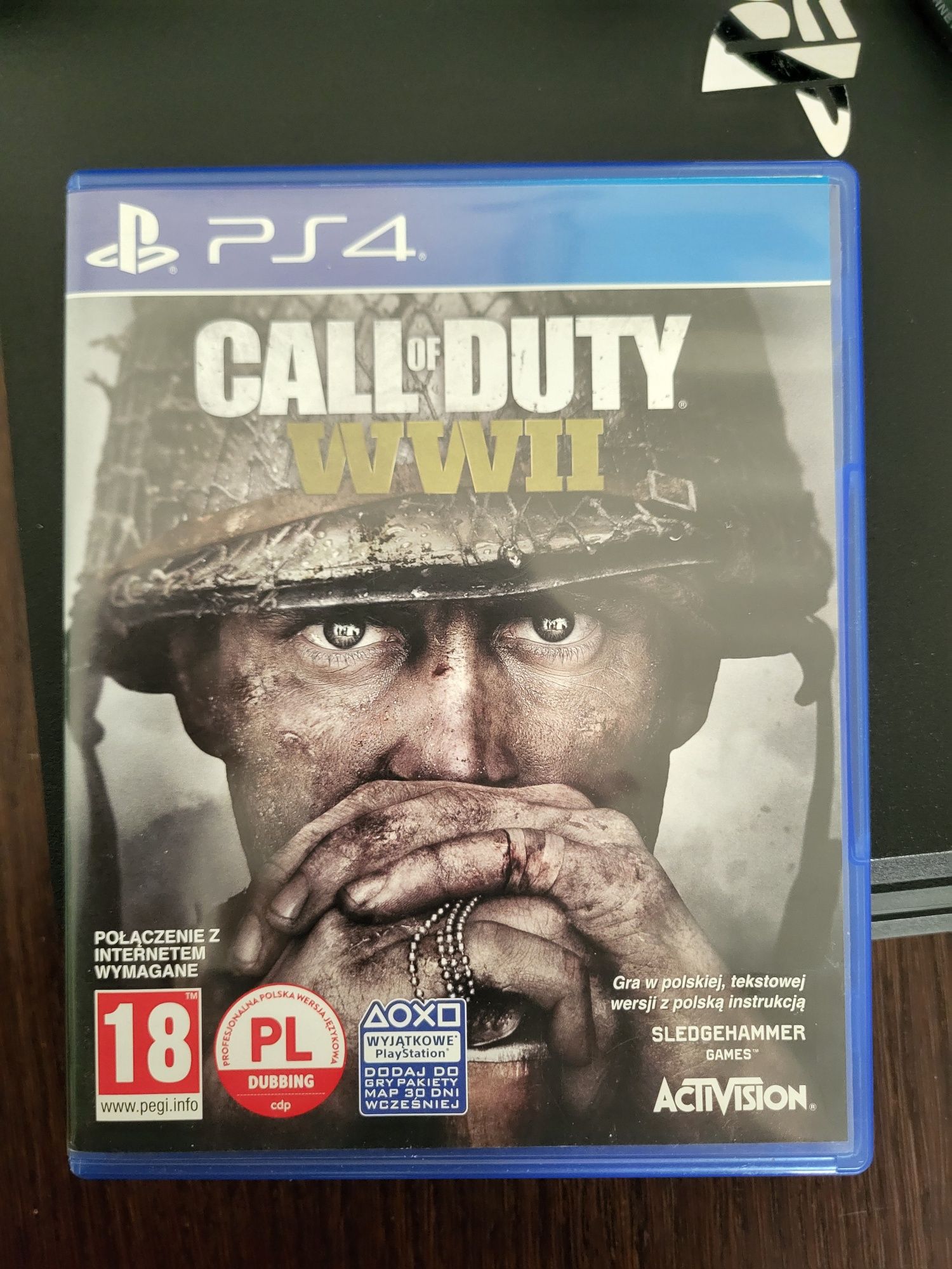 PS4 PRO 1tb + 4 gry