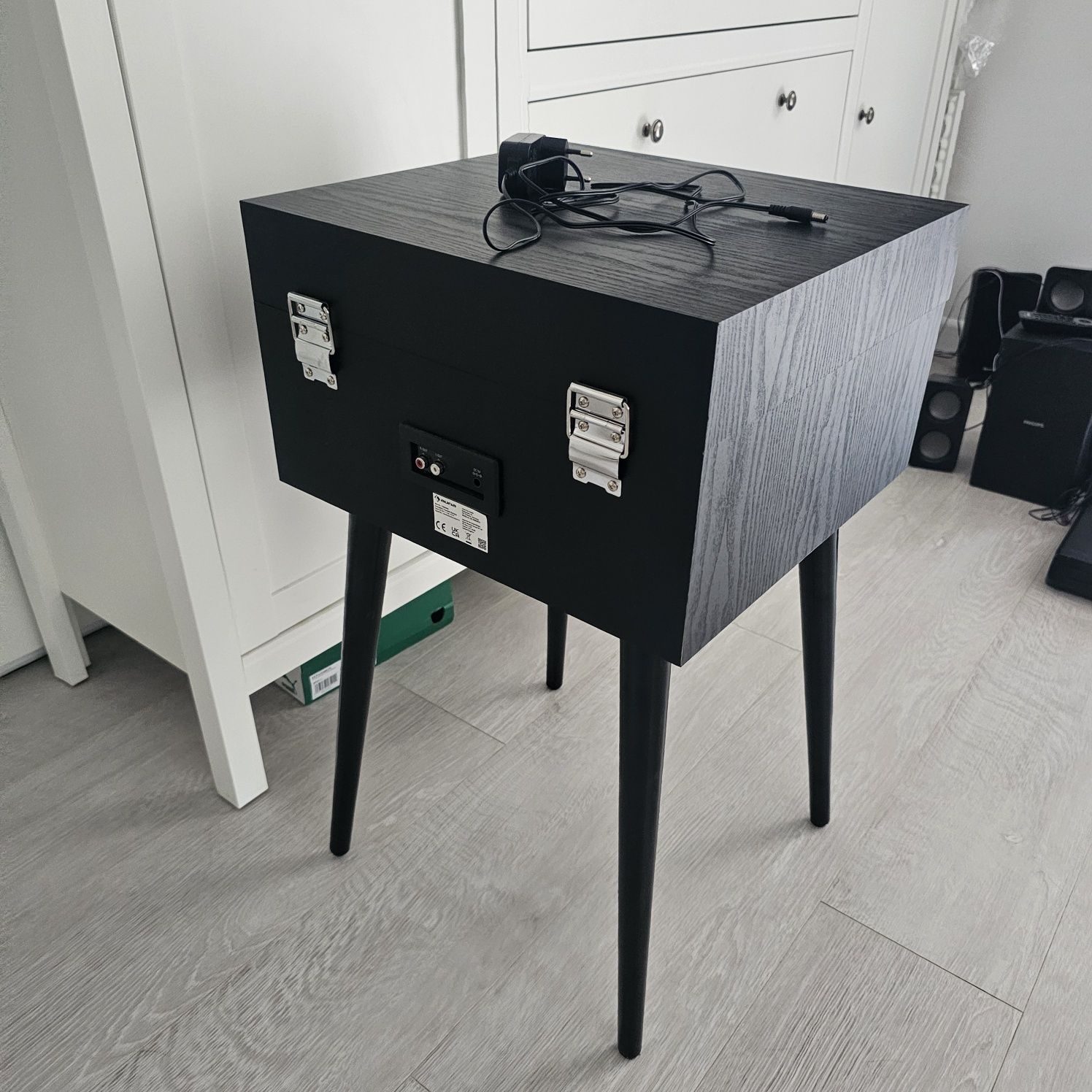 Gramofon bluetooth z wbudowanymi głośnikami