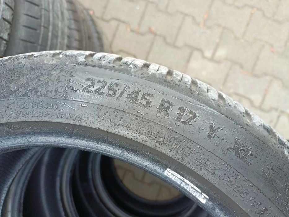 opony całoroczne wielosezonowe 245/45/17 Continental 2024r