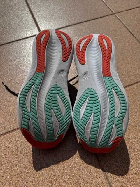 Buty do biegania Asics Gel Nimbus 27 rozmiar 44