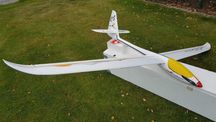 Model motoszybowca RC Multiplex Cularis rozpiętość 2,6 m , kompletny