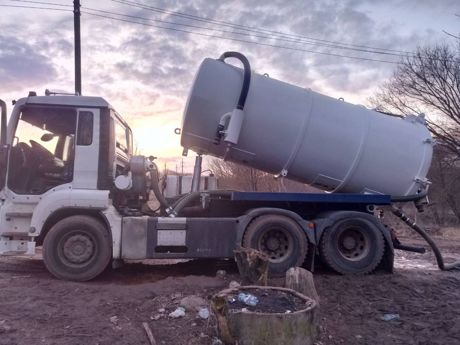 Викачка ям пісок,мул потужний ассенізатор-мулосос ,15м вглиб до100м