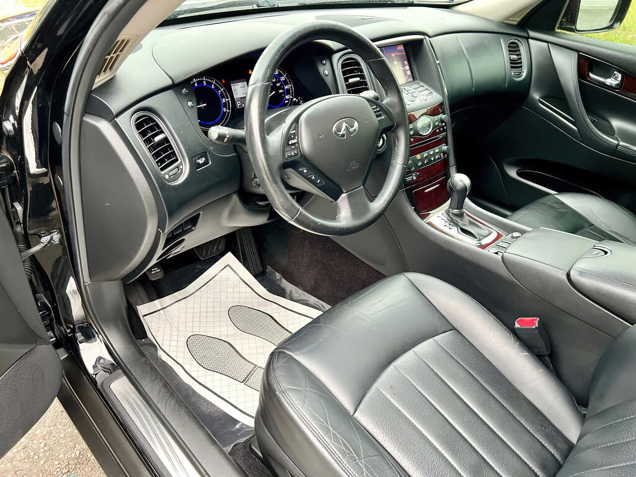 Infiniti Qx50      2014