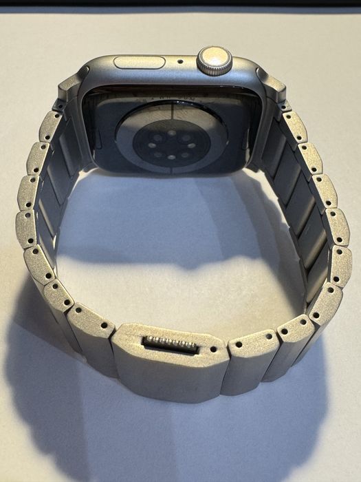 Apple Watch 9 Pure Platinum 45mm