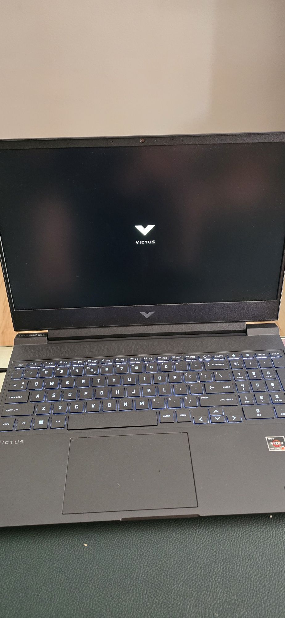 Laptop Gamingowy HP Victus 15 FB0400NW