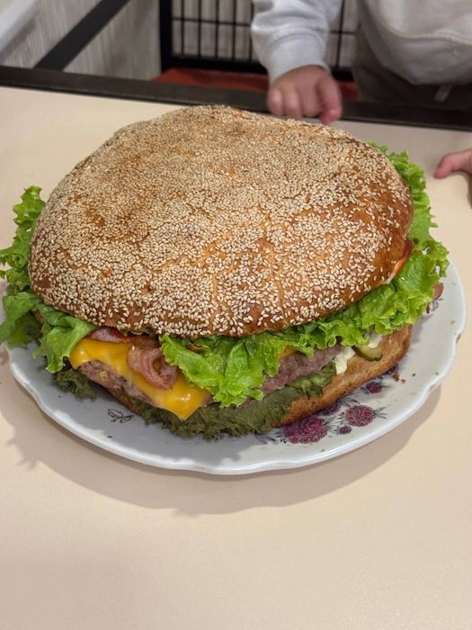 Великий Бургер-торт на свято