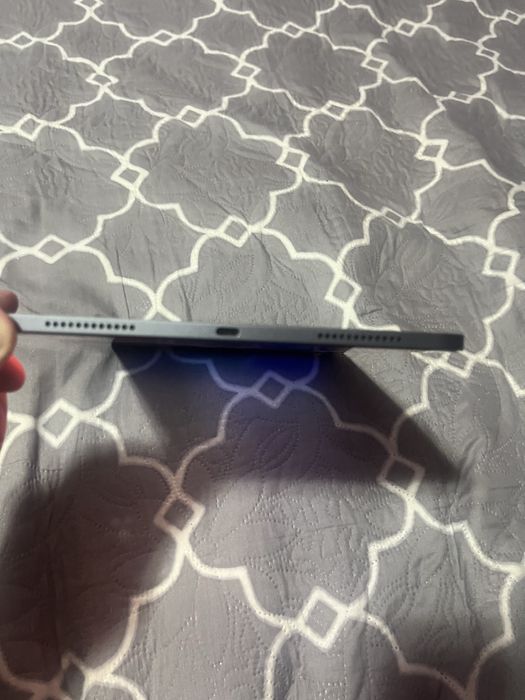 Продам iPad Air 5 64Gb стан ідеальний,планшет