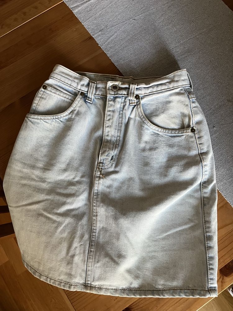 Krótka spodniczka jeansowa