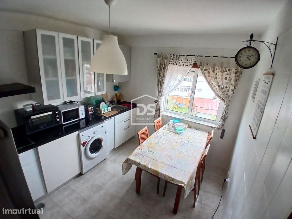 Apartamento T3 DUPLEX Venda em São Martinho do Bispo e Ribeira de Frad