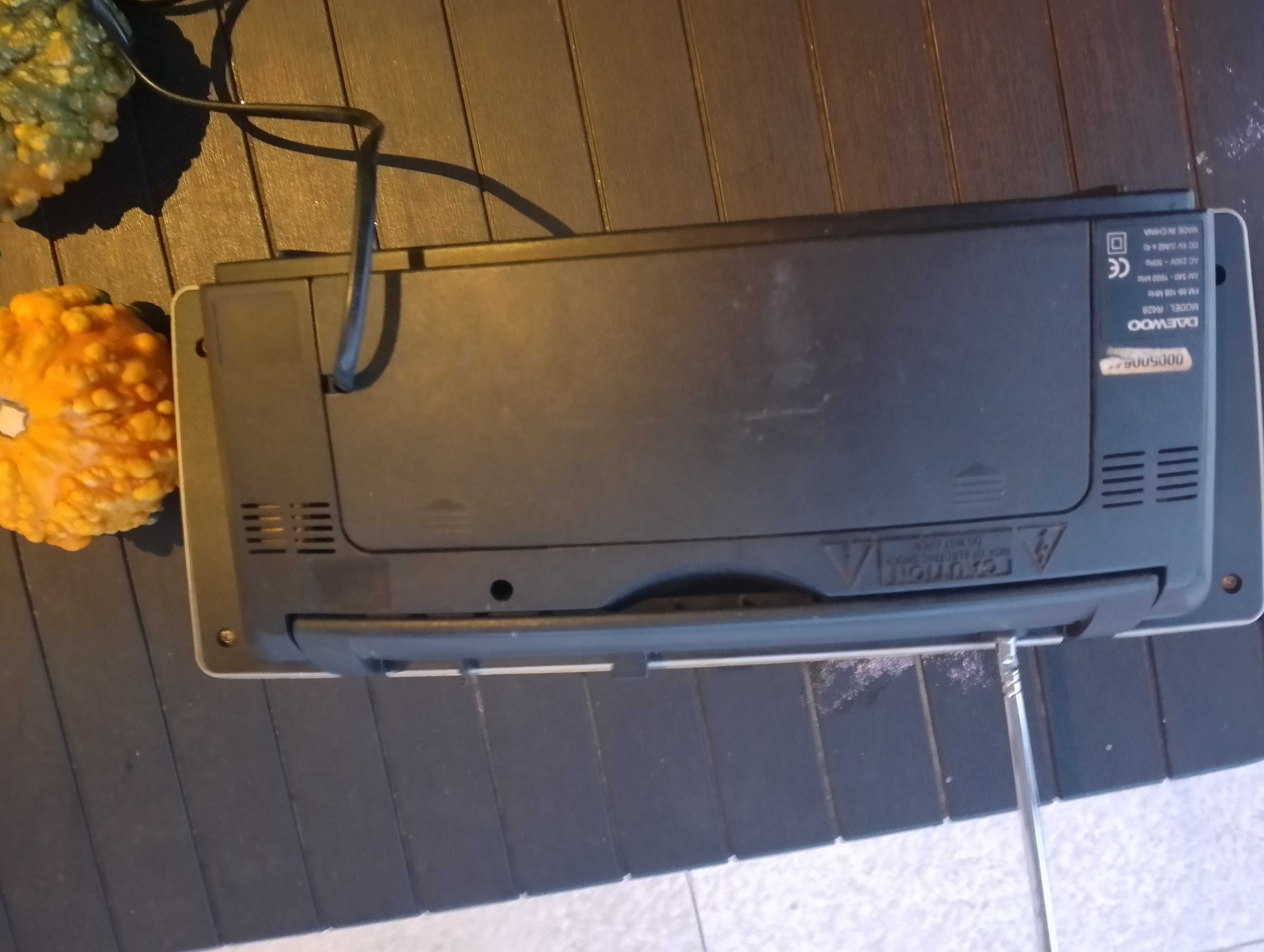 DAEWOO radiomagnetofon.