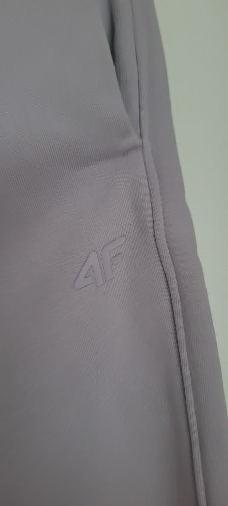 Dres z kapturem 4F