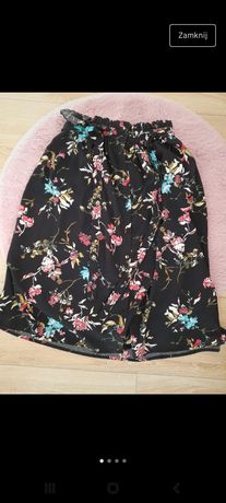 Czarna spódnica w kwiaty Vero Moda