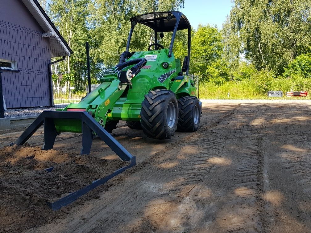 Usługi ogrodnicze,zakładanie trawników,Glebogryzarka separacyjna,AVANT