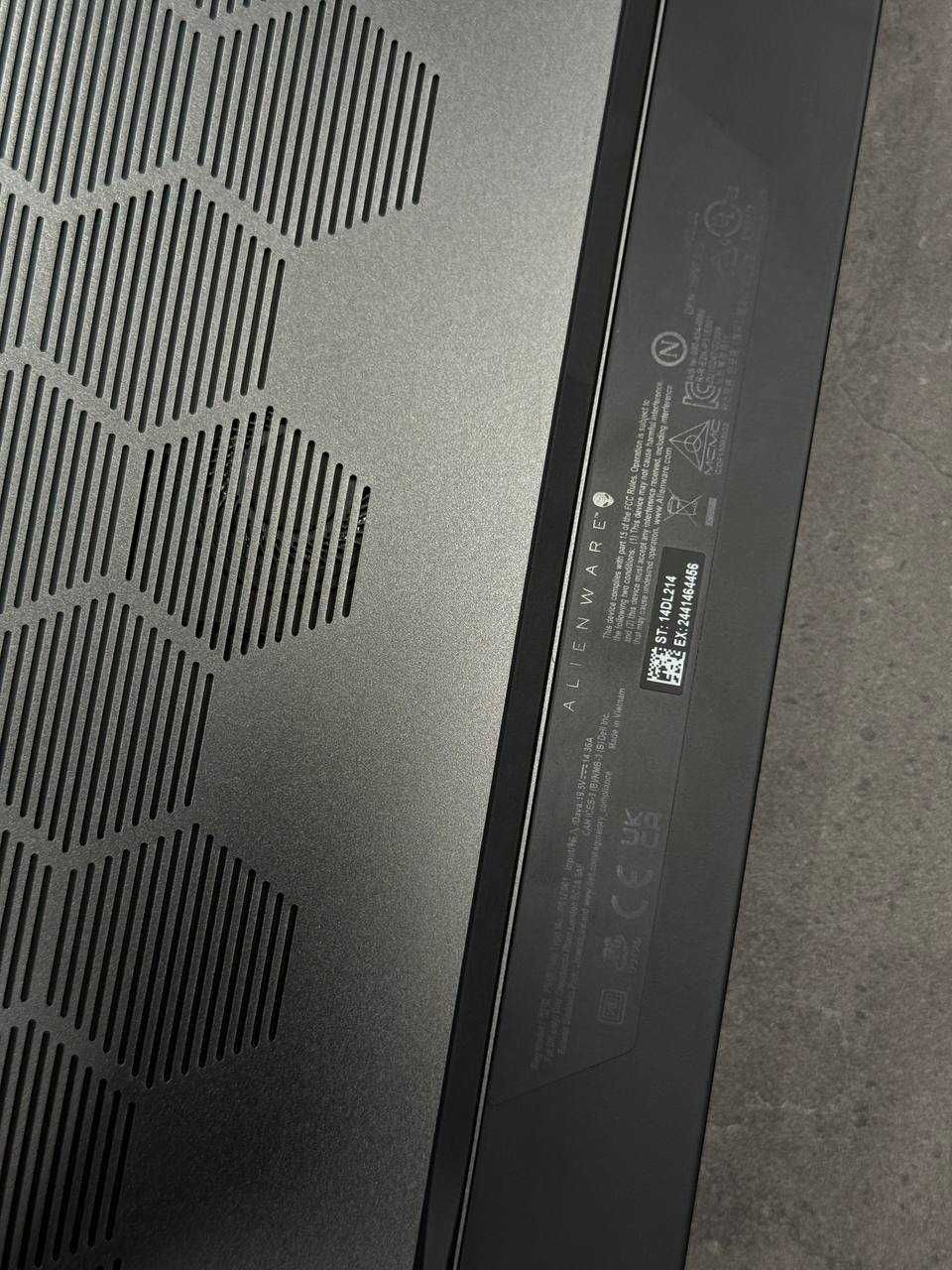 Ноутбук Dell Alienware m18 R2 (Intel Core i7/32GB/1 TB SSD/RTX 4070)