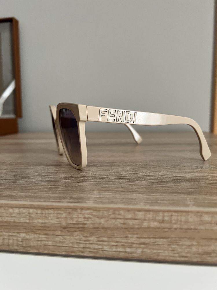 Oculos sol Fendi