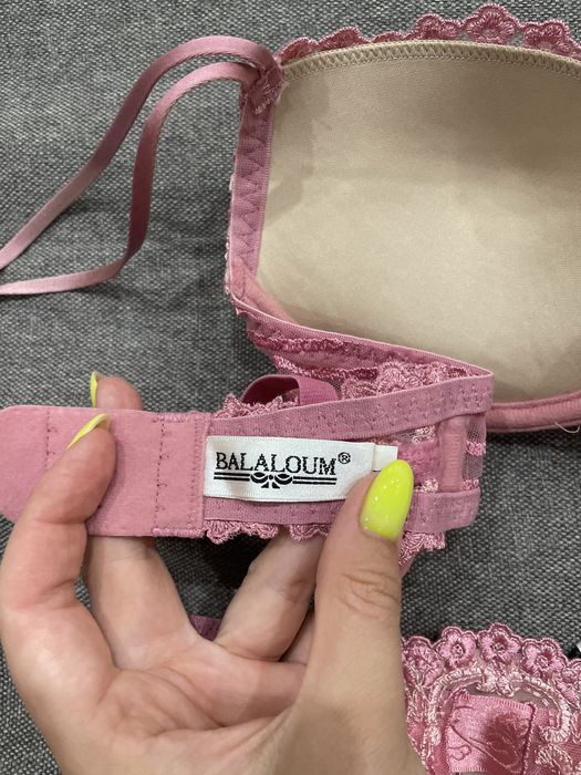 Комплект белья лифчик и трусики розовый S комплект білизни ліф трусики