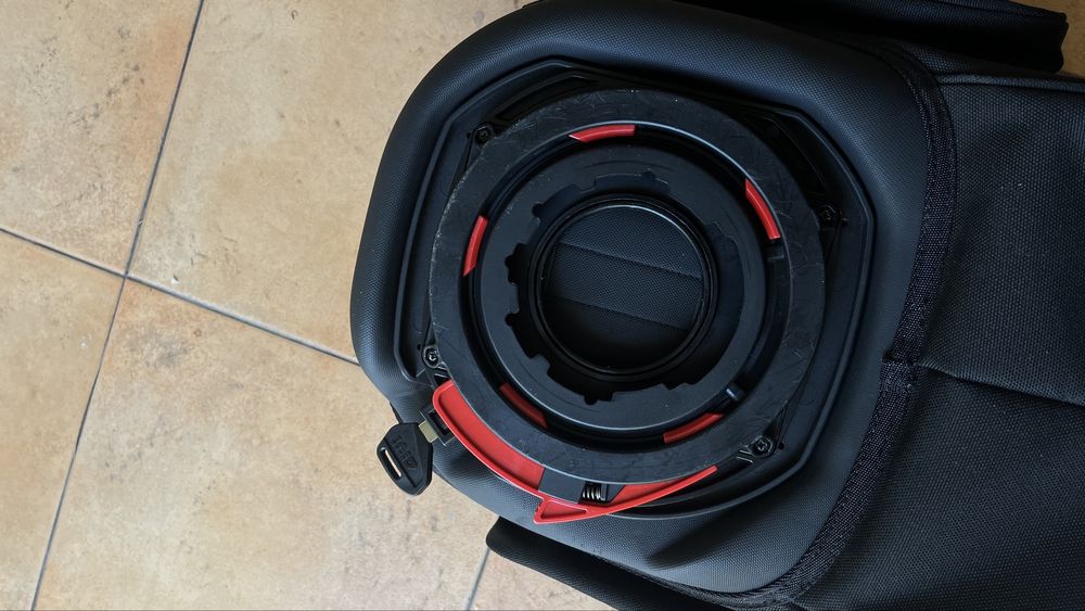 Saco Sobredepósito Givi TanklockED UT810 – 25L Extensível