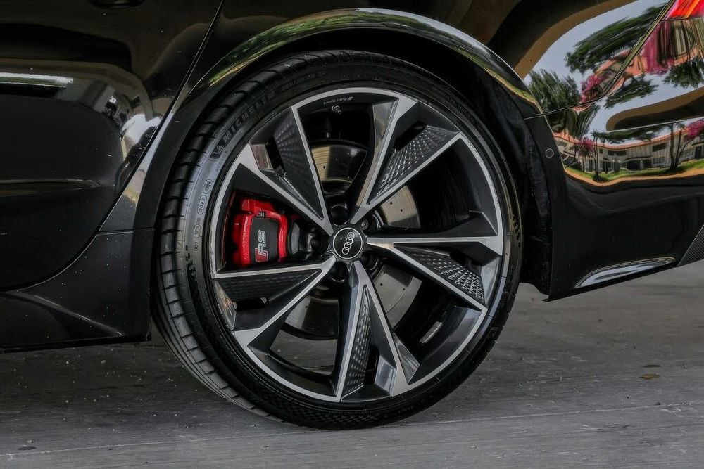 Audi RS7 quattro      2021