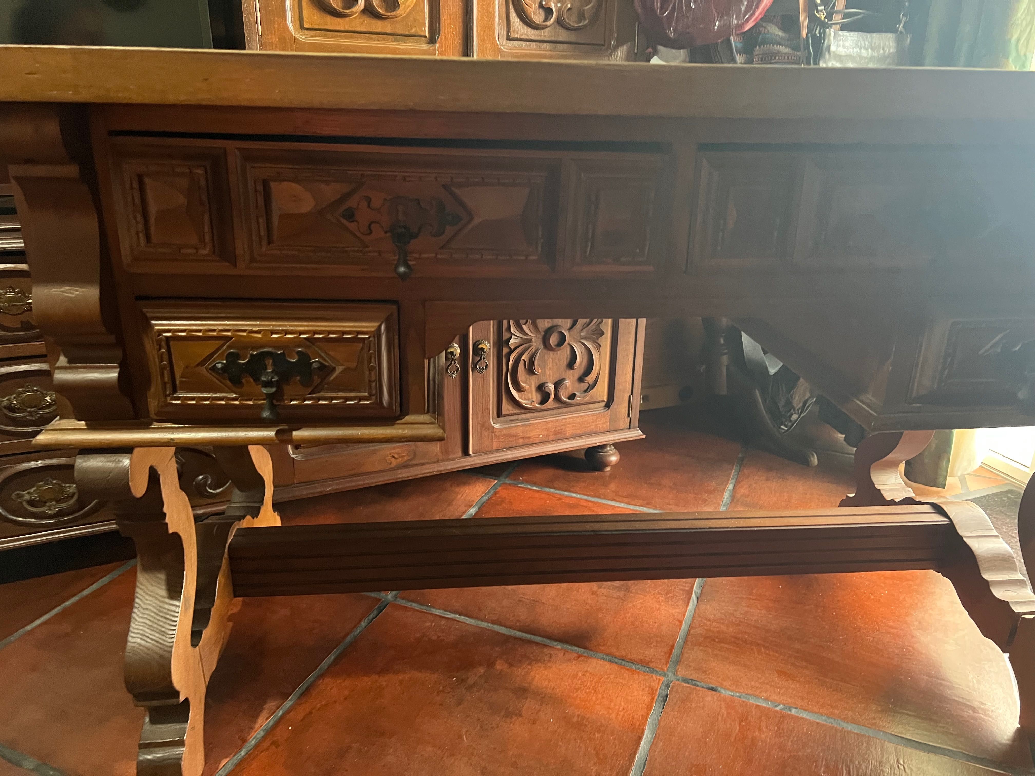 Secretaria madeira
