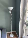 Lampa nocna. Z lampka do czytania