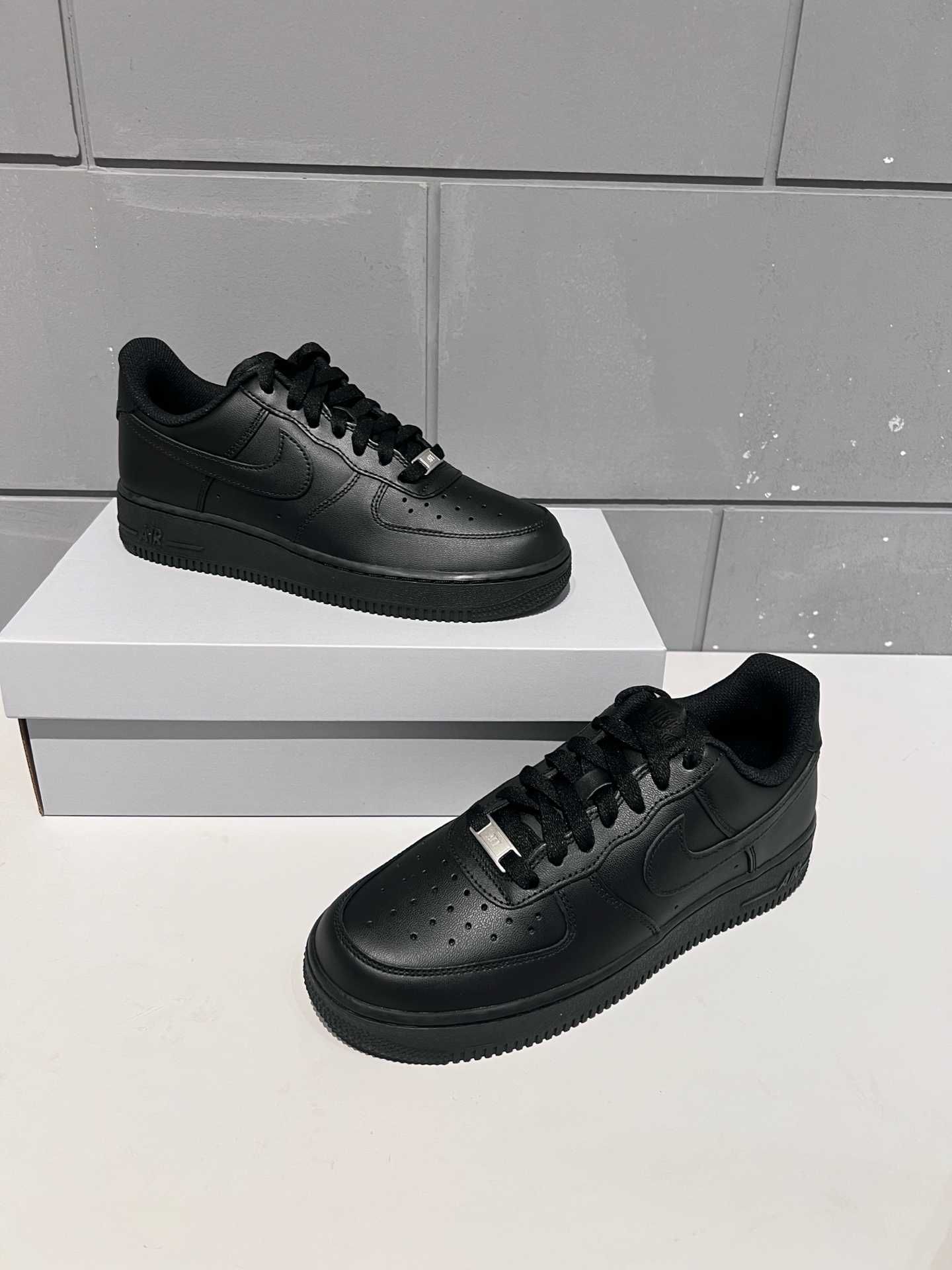 Nike Original Nowy Czarny EU.44