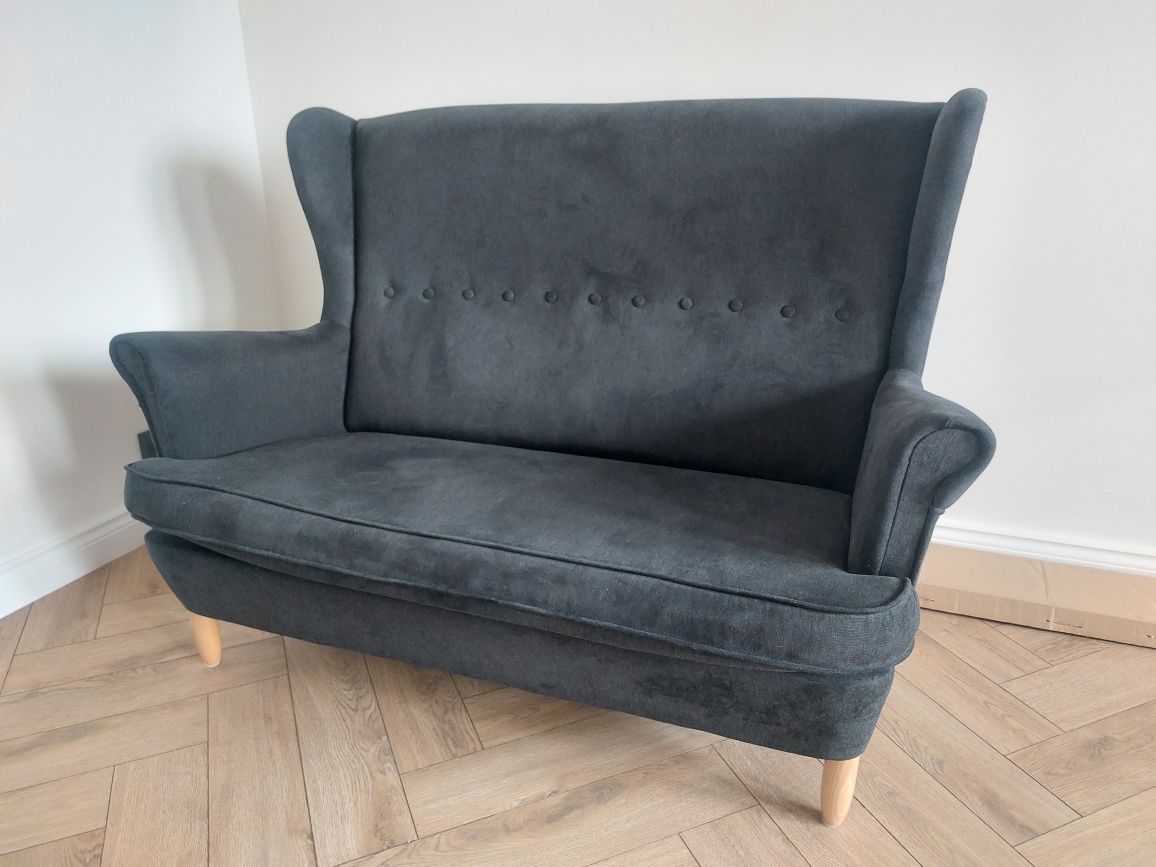 Grafitowa sofa typu uszak