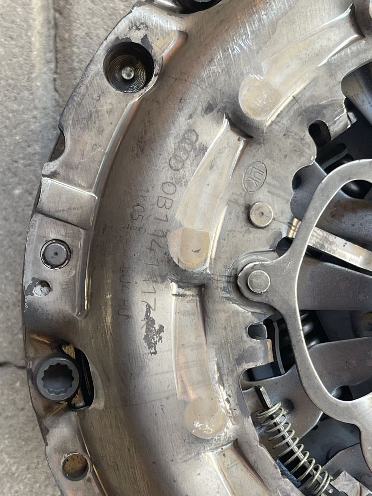 Kolo dwumasowe + Sprzęgło Audi A5 8T A4 A6 Dwumasa