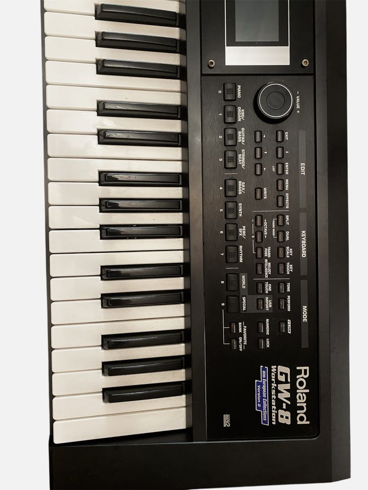 Синтезатор Roland GW8 робоча станція прописаний украіінськими стилями