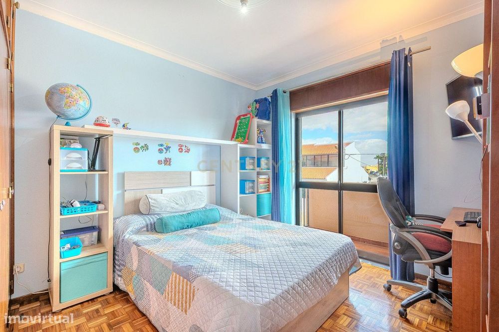 Apartamento T2 | Bom Estado | Varandas | Montenegro