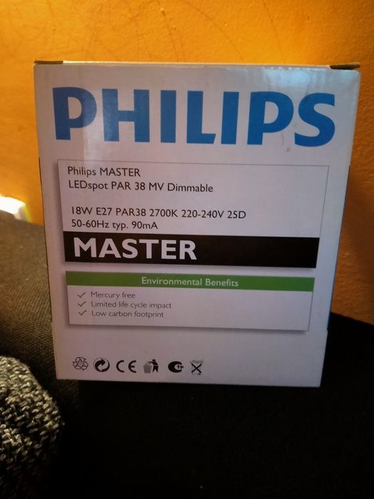 ŻARÓWKA MASTER LEDSPOT D 18W 2700K PAR38 230V ciepło biała